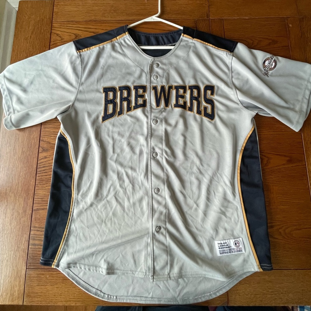 Milwaukee brewers jersey.